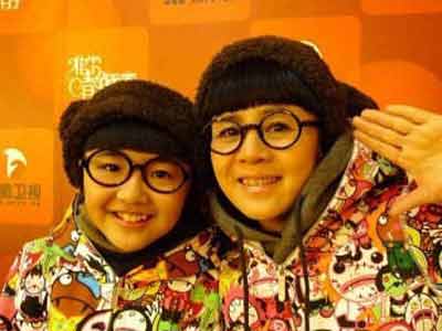 金龟子女儿早恋亲吻照曝光 5类孩子最容易早恋?