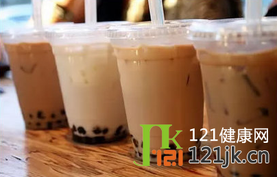 一杯奶茶的热量竟然相当于一碗饭