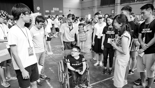 父背儿求学13年