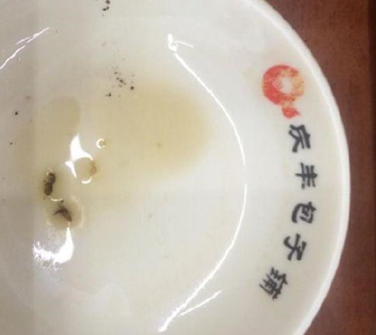 庆丰包子吃出腻虫