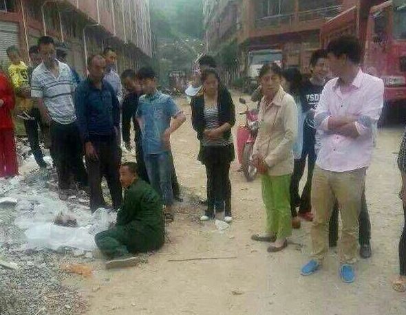 偷车贼装疯卖傻
